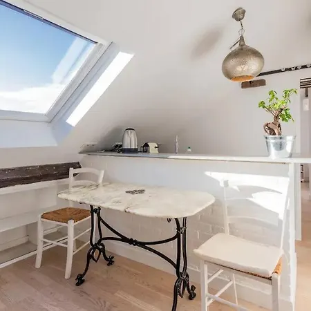 Amazing Location Only 3 Minutes From Luxembourg Gargens Apartment Paris