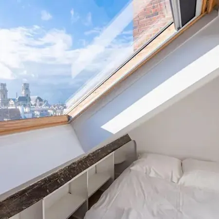 Apartment Amazing Location Only 3 Minutes From Luxembourg Gargens