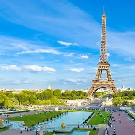 Amazing Location Only 3 Minutes From Luxembourg Gargens Apartment *